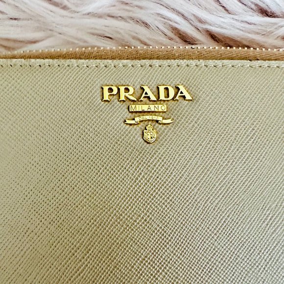 AUTHENTIC PRADA SAFFIANO LEATHER BEIGE ZIPPY WALLET WITH COA MADE IN ITALY - Picture 3 of 16